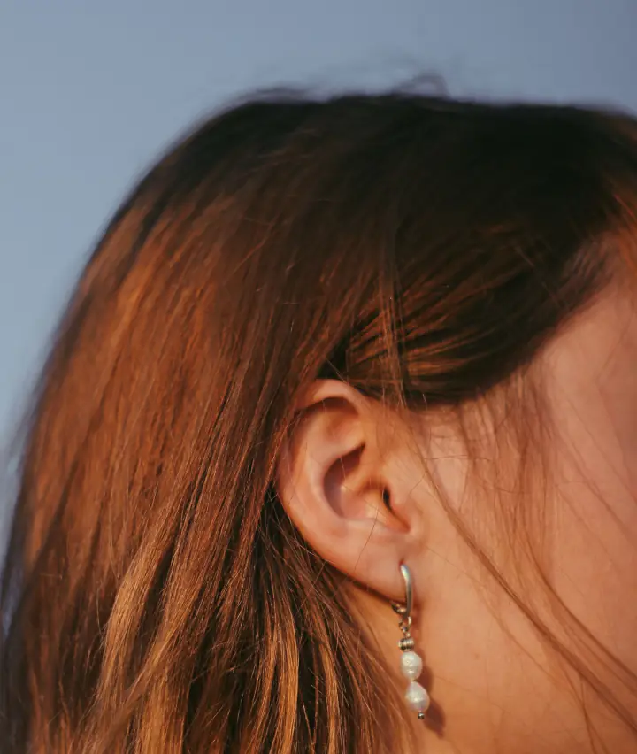 Pearl earring