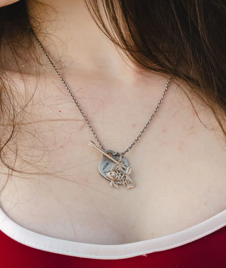 Silver pendant necklace